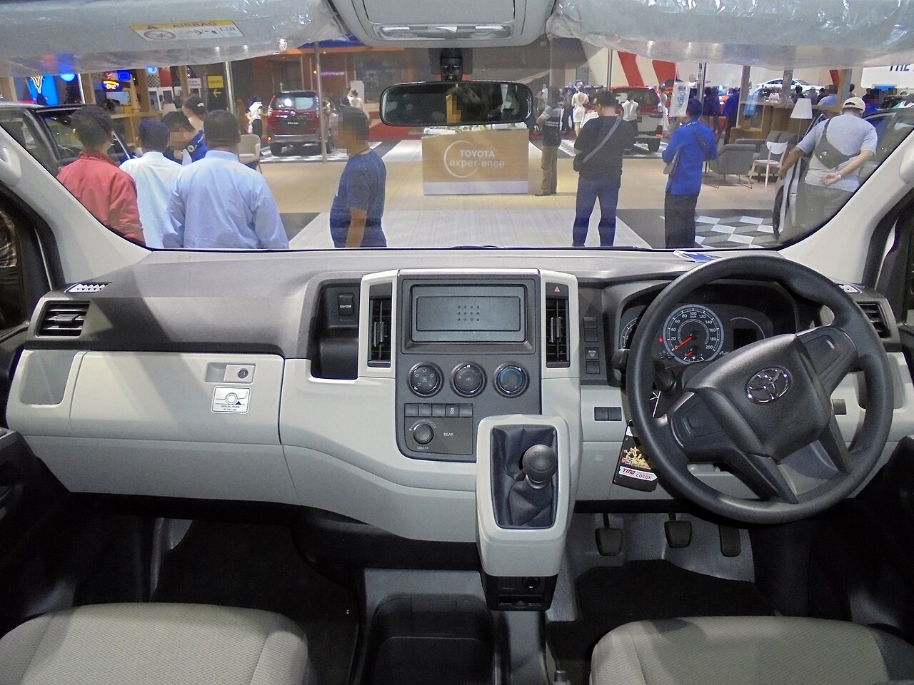 Rent Car HiAce Premio 14 Seat 2